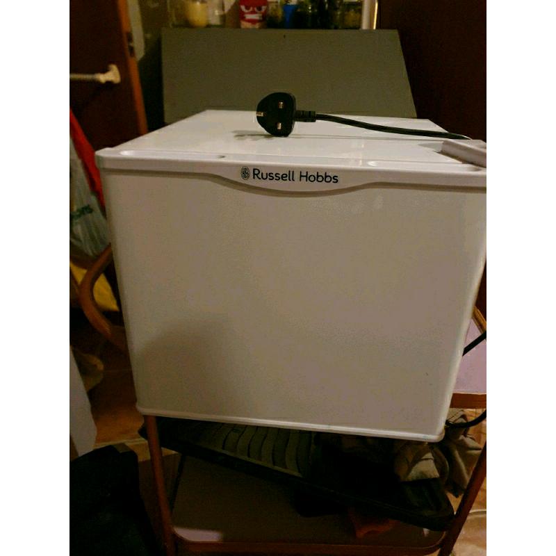 Mini/under desk fridge