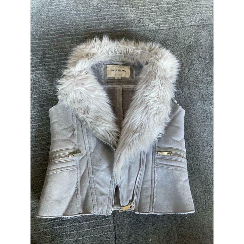 Girls river island fur gilet age 7