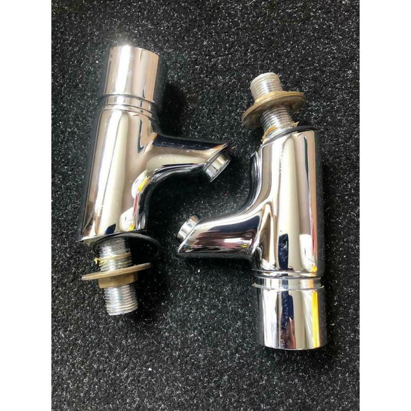 Wash basin taps
