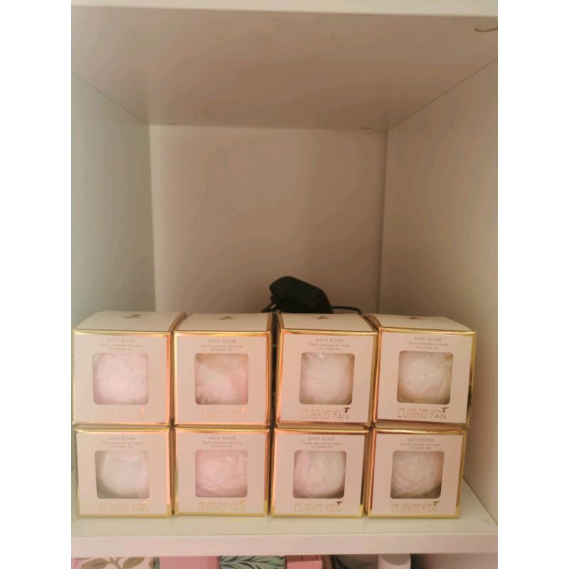 Lusso bath bombs