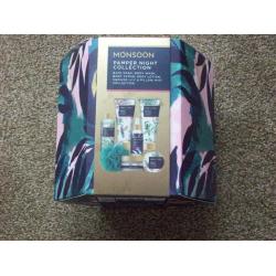 BNIB MONSOON PAMPER NIGHT COLLECTION TOILETRIES GIFT SET 7 PIECES