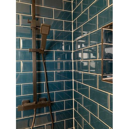 100 blue ceramic metro tiles
