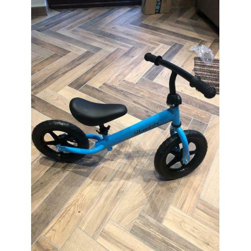 Balance bikes new and boxed ?30