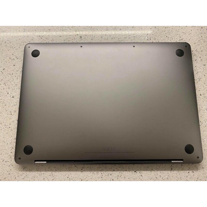 Apple MacBook Pro (2019) 13in with Touch Bar silver. Proof of purchase receipt Like new ?1000