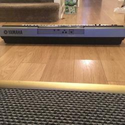 Yamaha e443 Keyboard