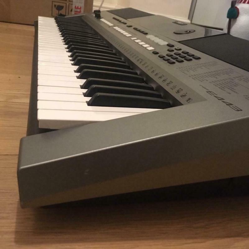 Yamaha e443 Keyboard