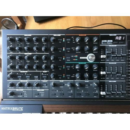 Arturia Matrixbrute