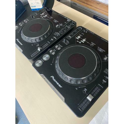 Pair of pioneer cdj1000 mk3
