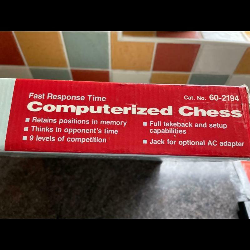 Tandy 1650 vintage computerized chess set - never used