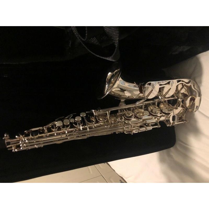 Brand new Yamaha silver saxophone model YAS-280