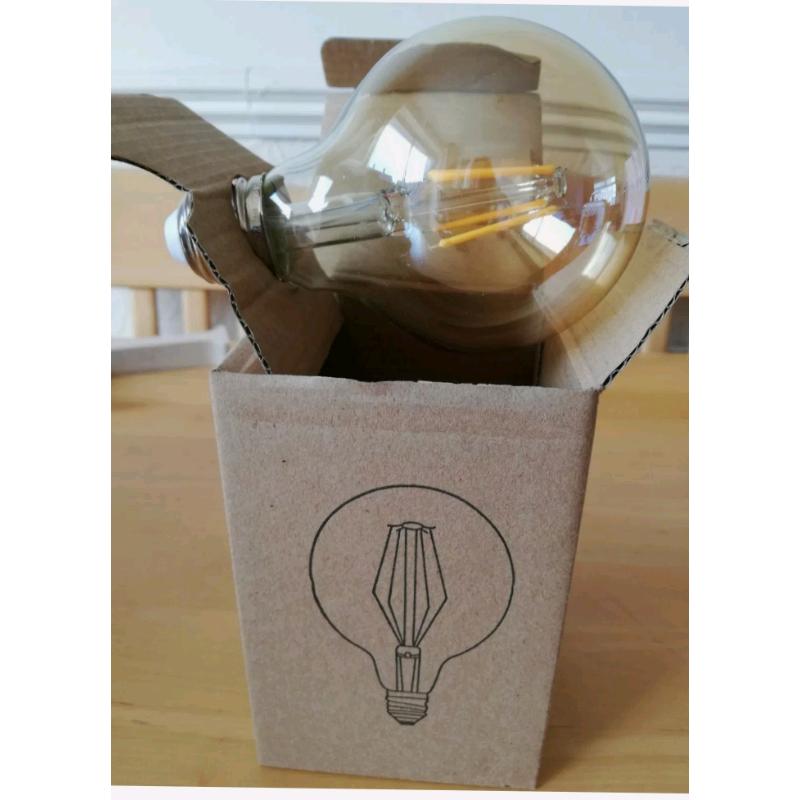 Retro Globe LED Filament Bulb 4W. New