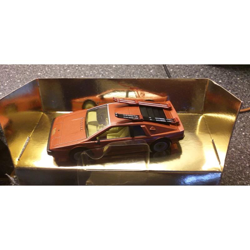 Corgi CC04704 LOTUS ESPRIT TURBO