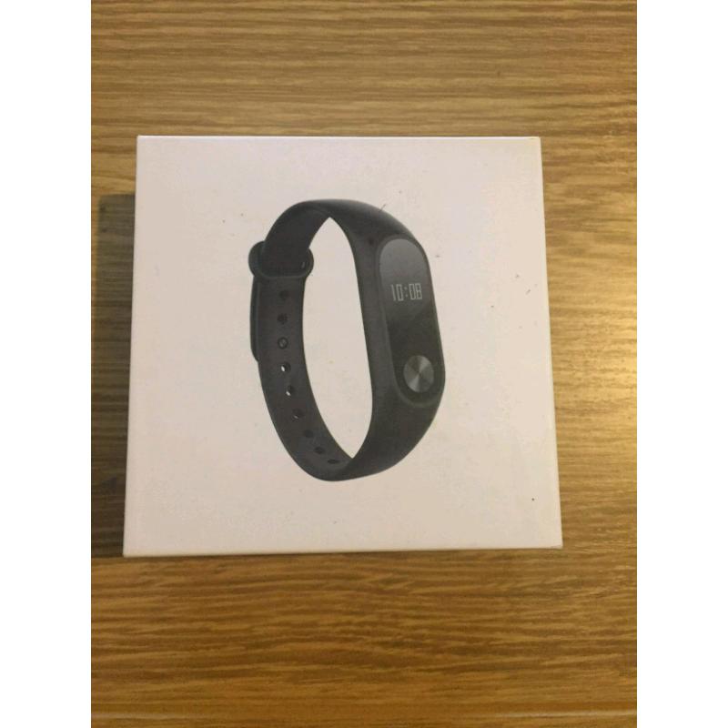 Various smart watches / fitness trackers