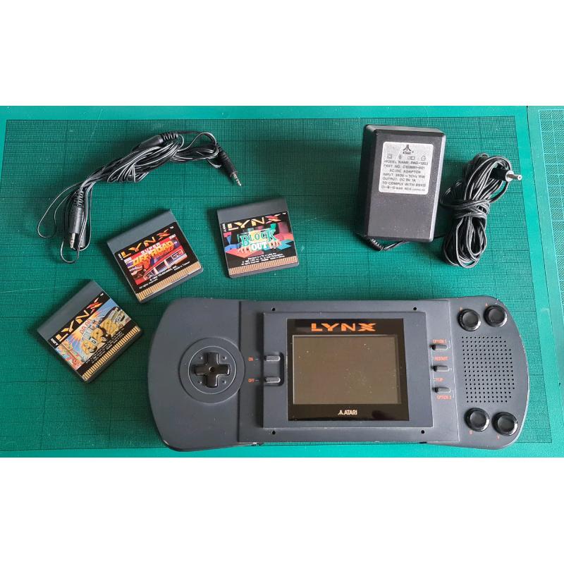 Original Atari Lynx + 3 games & accessories