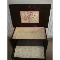 VINTAGE DARK OAK SEWING BOX/TABLE 1940'S-50'S.