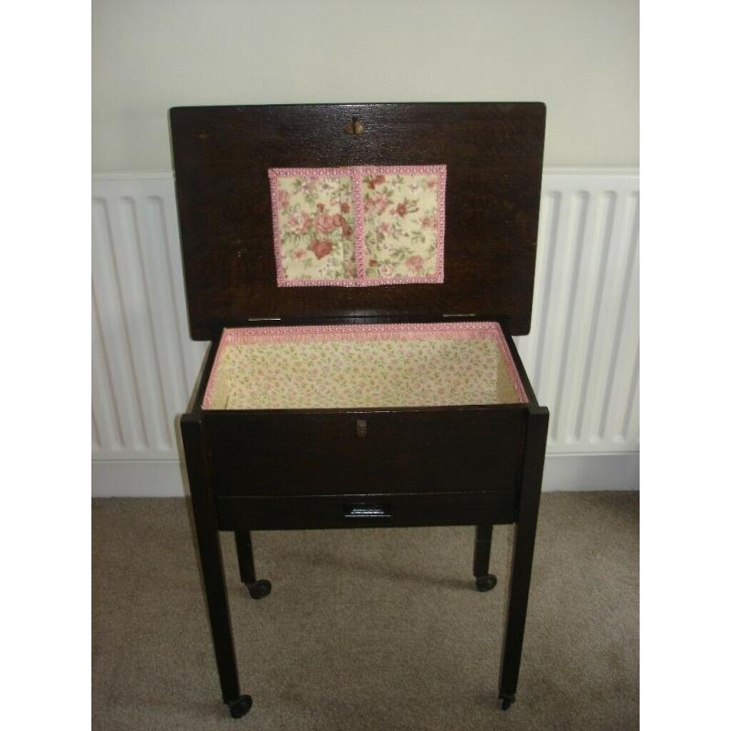 VINTAGE DARK OAK SEWING BOX/TABLE 1940'S-50'S.