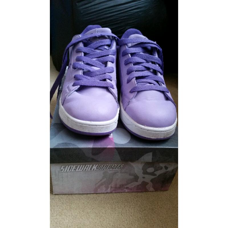 ROLLER SHOES Size 5