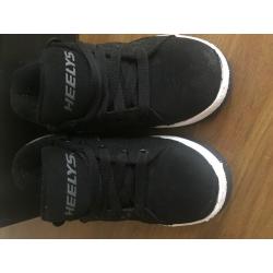 Heelys Black & Grey Size 1 Junior