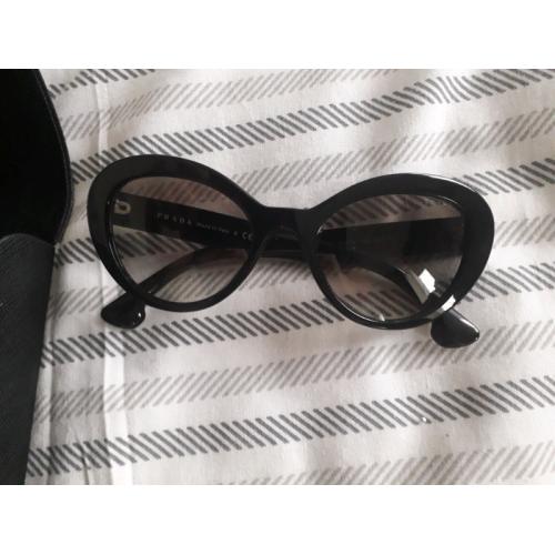 Ladys prada sunglasses