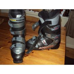 Skis, boots & bag for sale. Dereham