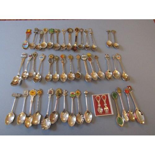 Collection of teaspoons - various