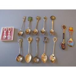 Collection of teaspoons - various