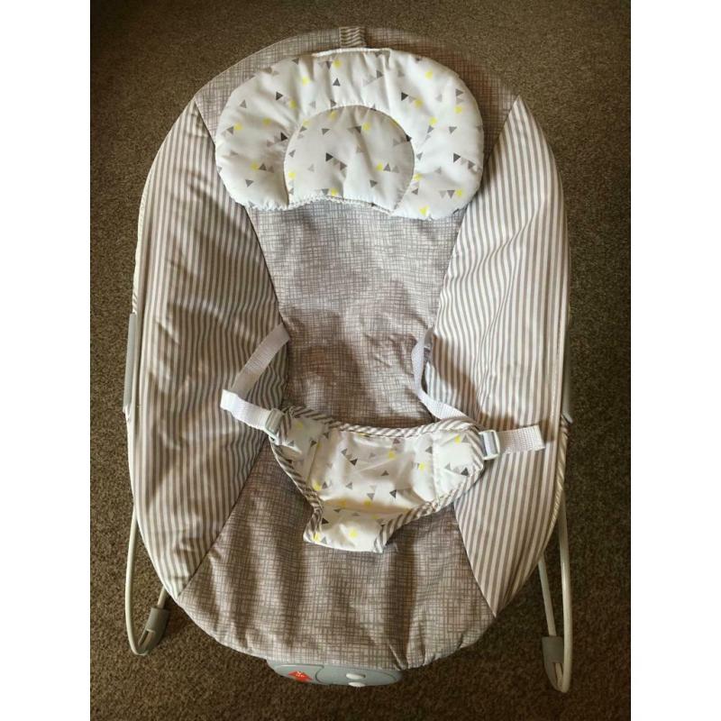Baby bouncer chair