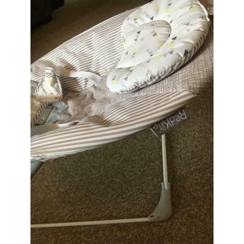 Baby bouncer chair