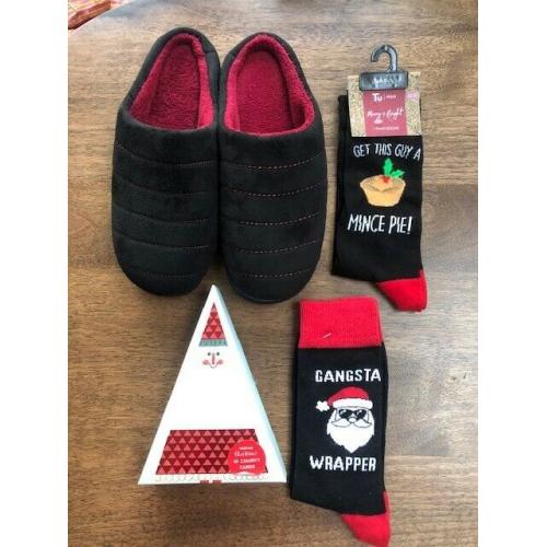 M&S Men?s Black Size 9 Slippers. 2 pairs of black Christmas socks,Charity Xmas cards. Collect Fulham