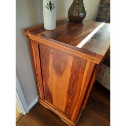 Stunning dark wood unit with bkack wrought iron finish
