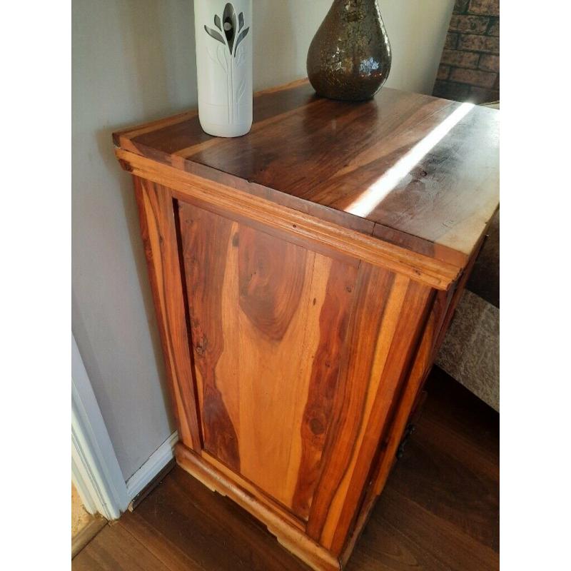 Stunning dark wood unit with bkack wrought iron finish