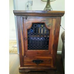 Stunning dark wood unit with bkack wrought iron finish