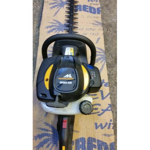 McCulloch 4528 Superlite 2 stroke hedge cutter /Spares or Repair