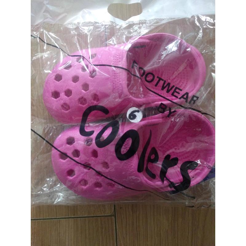 NEW INFANTS CLOGS.