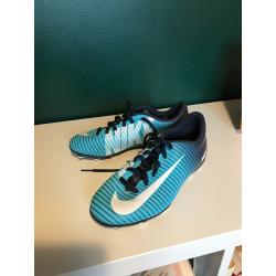 Football boots - Nike Mercurial child?s size 3 blue