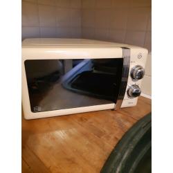 Swan Retro Microwave