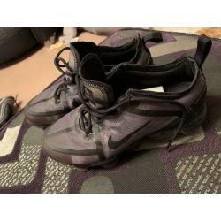 Nike Air Vapormax - size 5