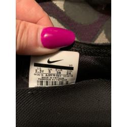 Nike Air Vapormax - size 5