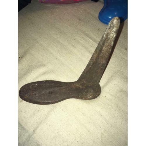 Cobblers shoe making tool