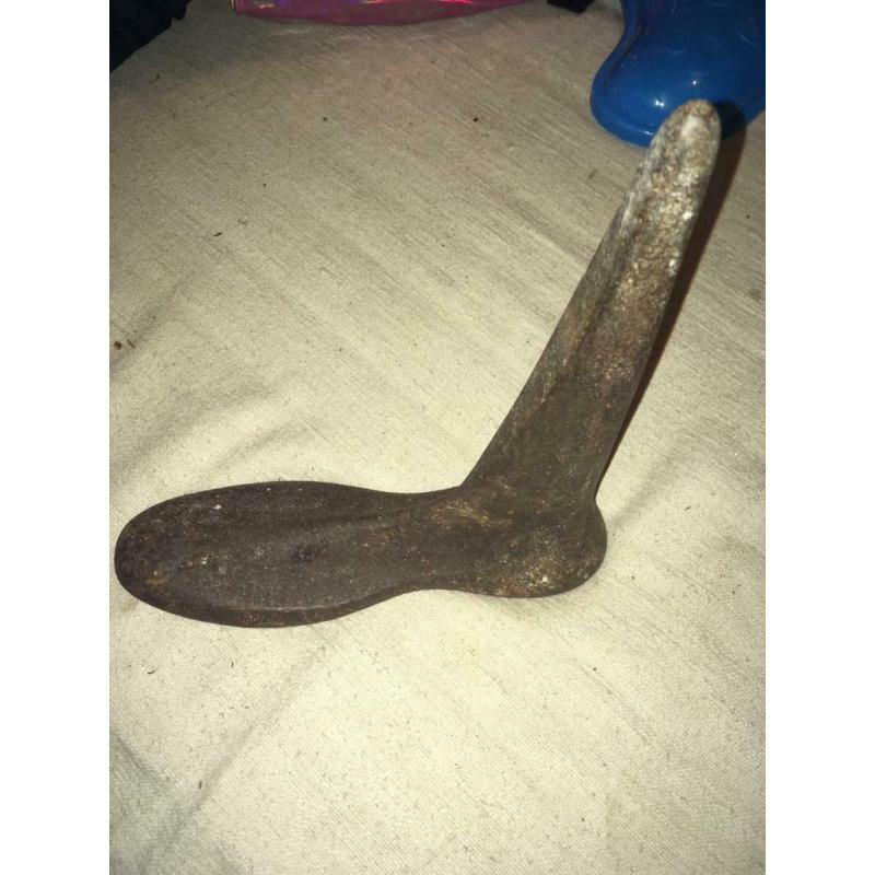 Cobblers shoe making tool