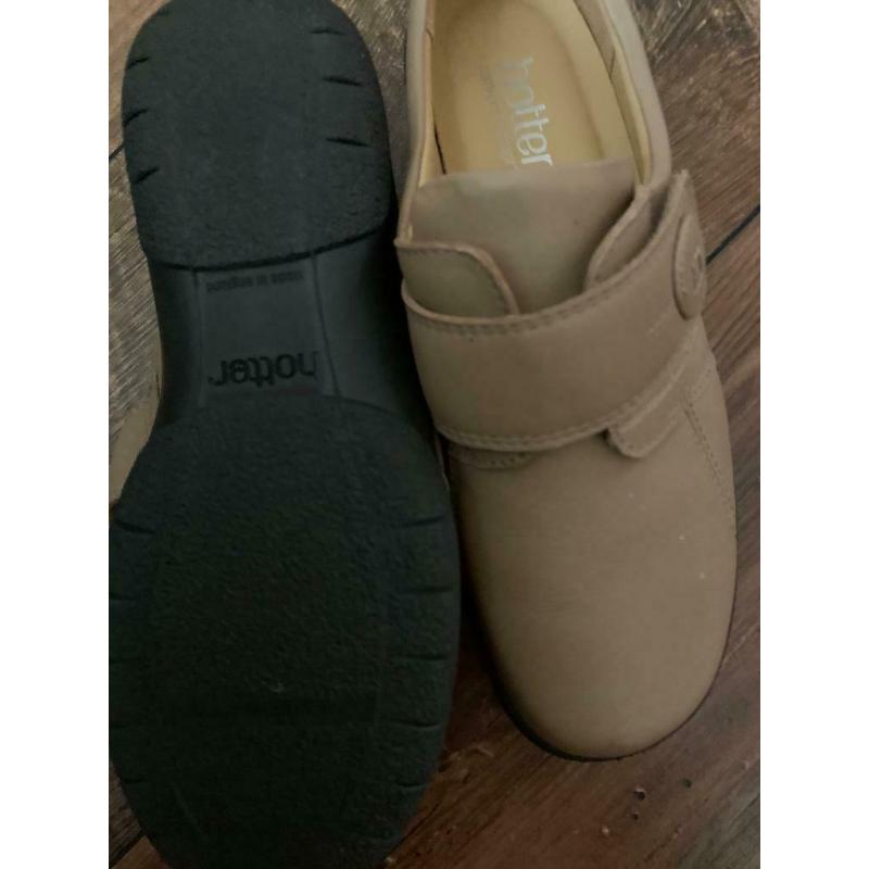Ladies hotter shoes
