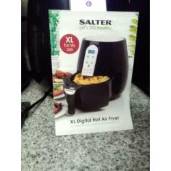 Halogen oven air fryer black inc ring trays, changing colours in kitchen cost ?99-, new