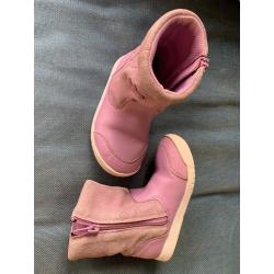 Clark?s boots light purple size 8.5 G little girl