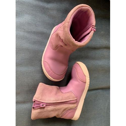 Clark?s boots light purple size 8.5 G little girl