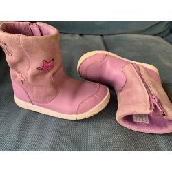 Clark?s boots light purple size 8.5 G little girl