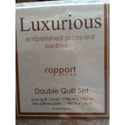 Rapport Home Luxurious Embellished Jacquard Bedlinen Set